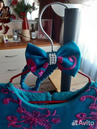 Нарядное платье для девочки 134 140