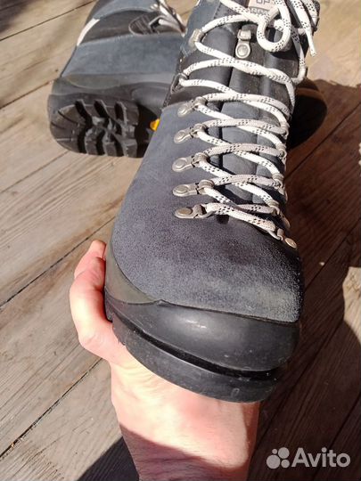 Горные ботинки