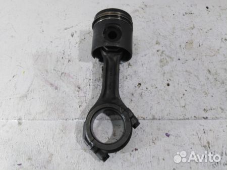 Поршень с шатуном Вольво