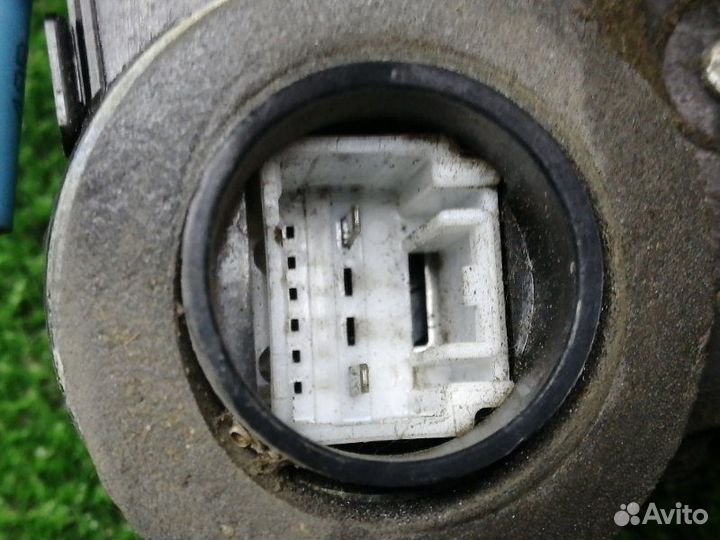 Замок двери задний левый Toyota Rav4 XA30