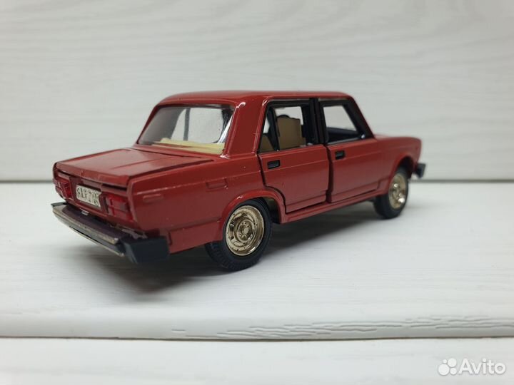 Ваз 2105 1/43 СССР модель моделька