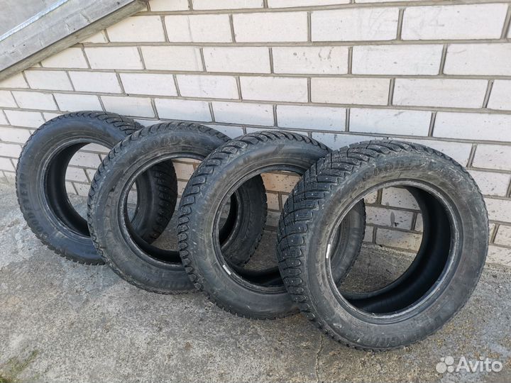 Goodyear Ultragrip Ice Arctic 215/60 R16 99T