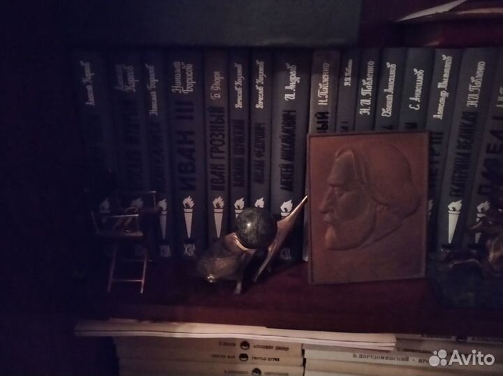 Настенный барельеф