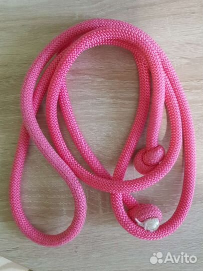 Гимнастическая скакалка