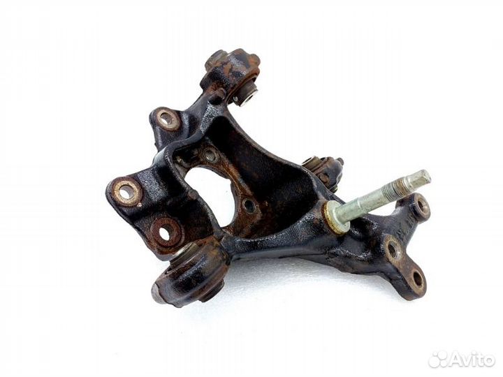 Кулак поворотный задний правый Toyota Camry XV70