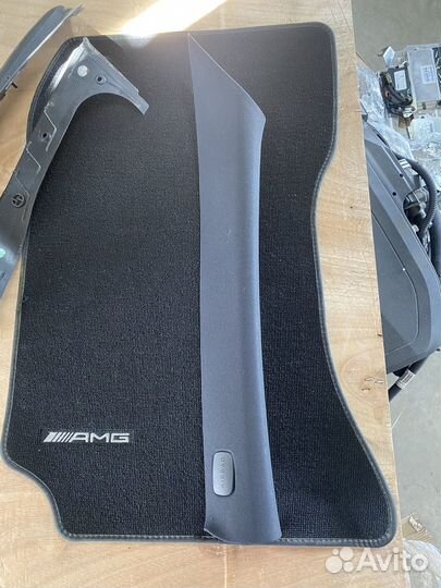 Накладка стойки передняя левая Mercedes w212