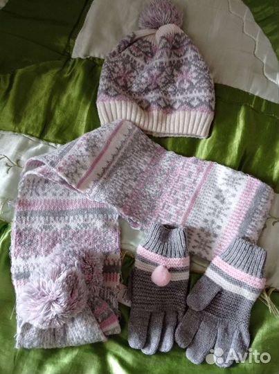 Комплект шапка, шарф и перчатки