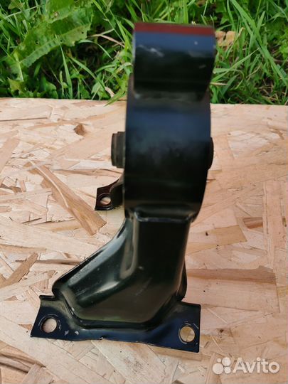 Подушка двигателя mitsubishi lancer 9