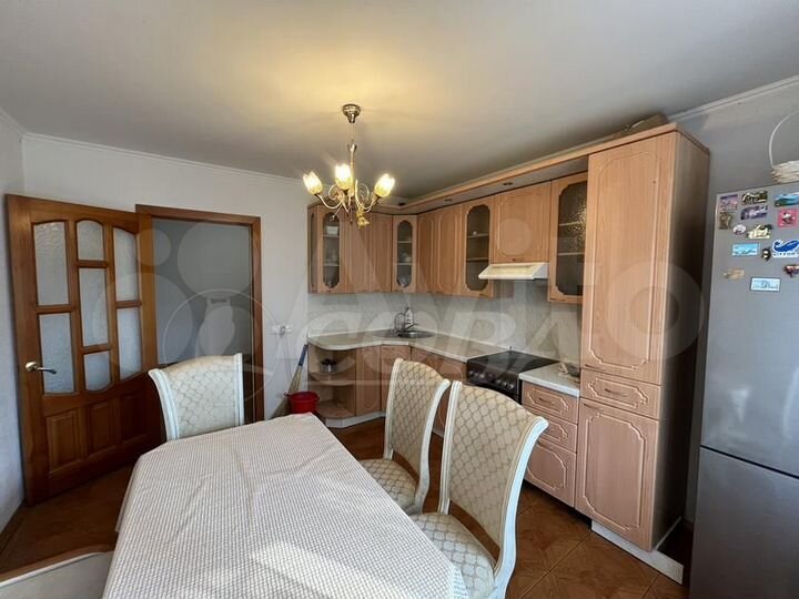 3-к. квартира, 93 м², 3/10 эт.