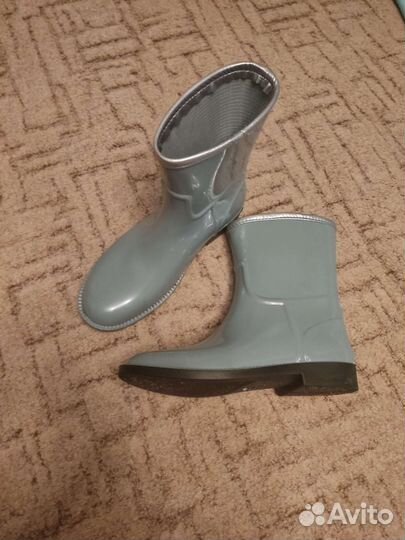 Резиновые сапоги