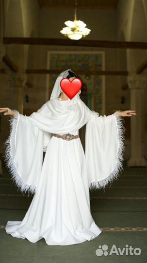 Платье на никах