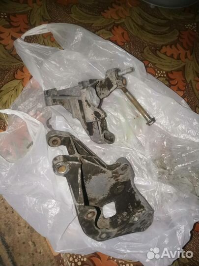 Кронштейны двигателя Volkswagen