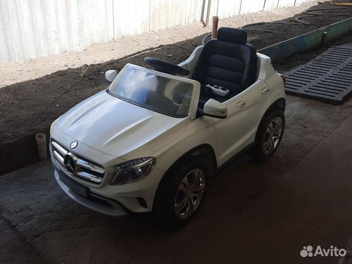 Электромобиль детский с пультом, от 1 годика