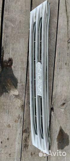 Решетка радиатора Тойота Карина