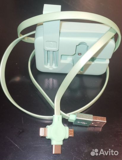 Кабели зарядки и синхронизации, возможна доставка