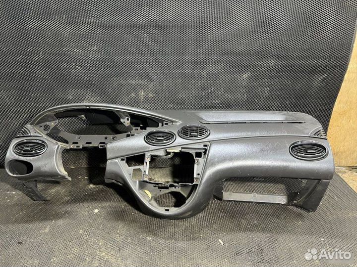 Торпедо Ford Focus 1998-2004