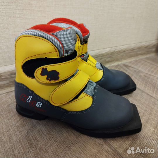 Лыжные ботинки детские 34р