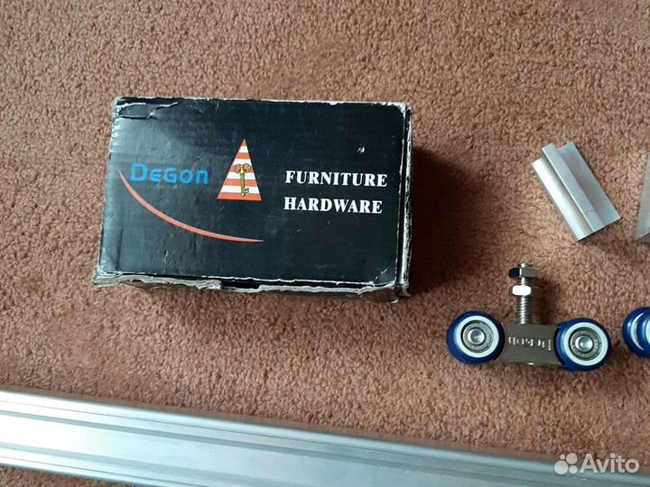 Подвесное устройство для двери