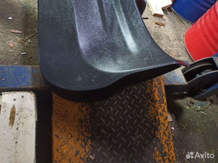 Обшивка двери багажника Nissan x-trail t32