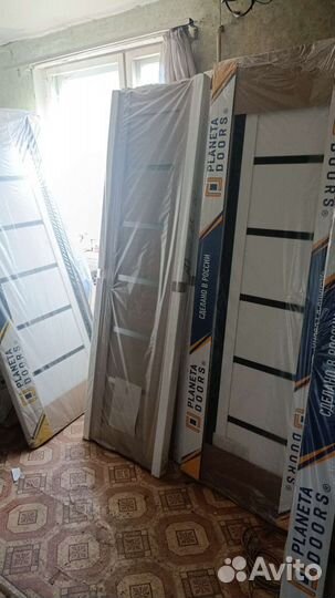Двери межкомнатные с коробкой новые и выстовочные