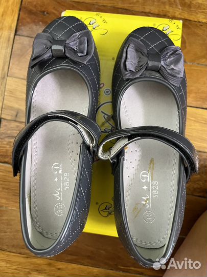 Школьные туфли