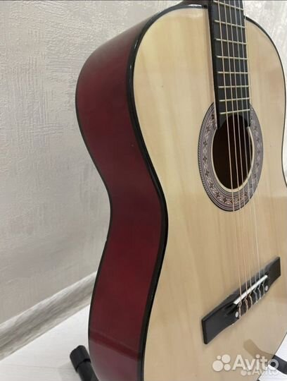Гитара классическая 39 дюймов +каподастр в подарок