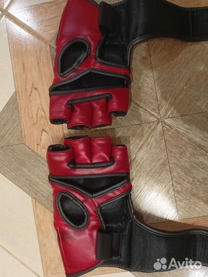 Перчатки для единоборств