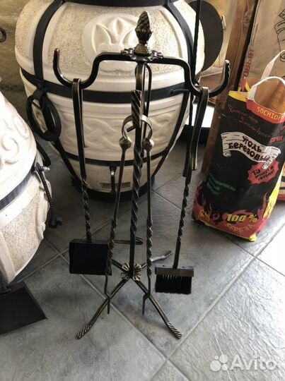 Кочерга, совок, метелка, щипцы на подставке