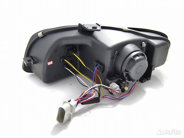 Фары Audi A4 B7 (04-08) lpaue5