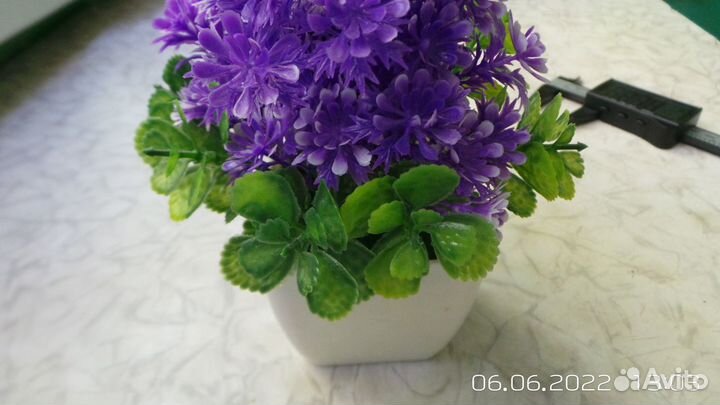 Цветочек пластиковый горшочек высота 17 см