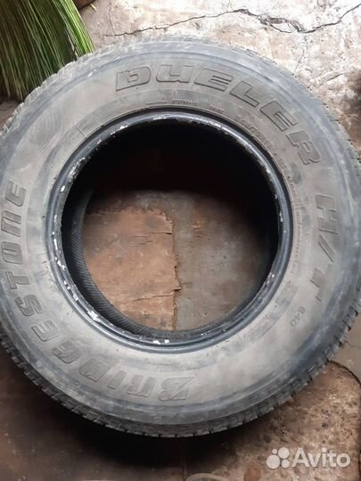 Bridgestone Dueler H/T 245/70 R16