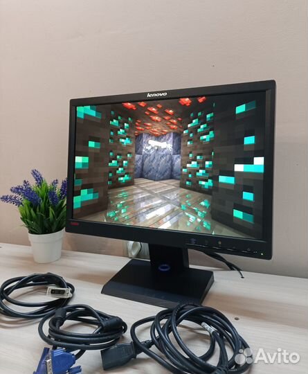 Монитор Lenovo 19