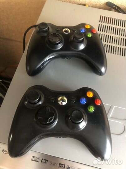 Xbox 360 с 2 джойстиками и играми