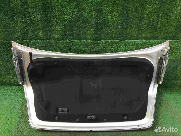 Крышка багажника Nissan Fuga Y50