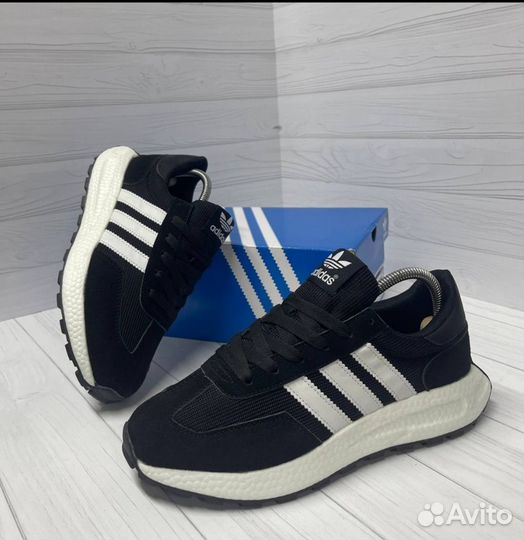 Кроссовки adidas