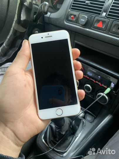 Телефон iPhone 7