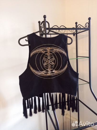 Жилет h&m hm женский с вышивкой почти новый