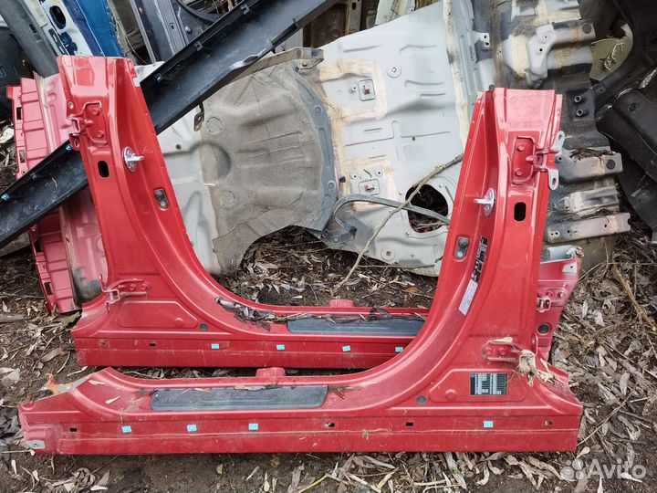 Порог с центральной стойкой Hyundai IX35