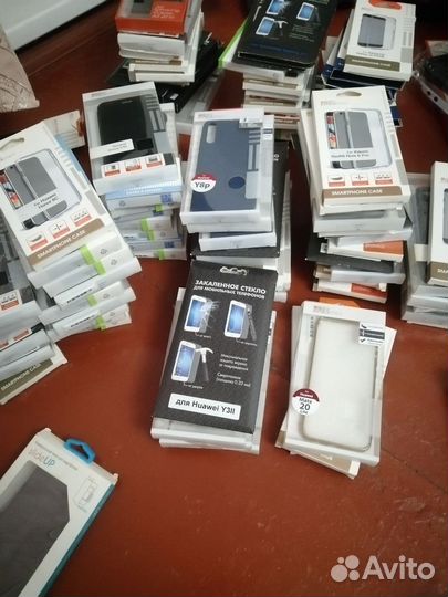 Чехлы и стекла на старенькие модели смартфонов