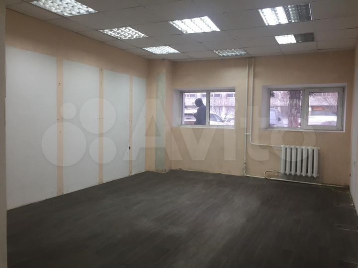 На строительном рынке торговое место 20.2 м²