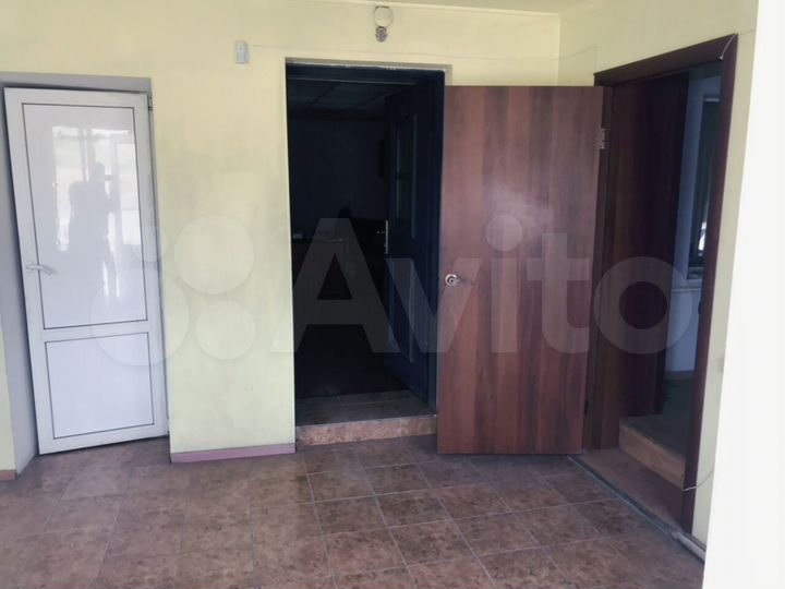 База с административным корпусом, 777 м²