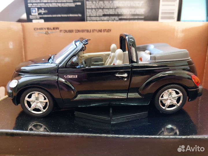 Коллекционная модель автомобиля Chrysler PT 1:24