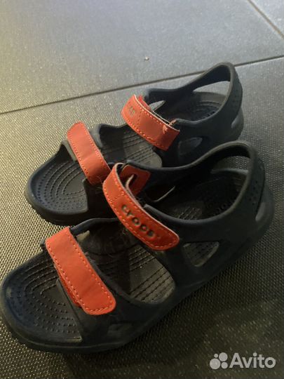 Сандалии crocs j2