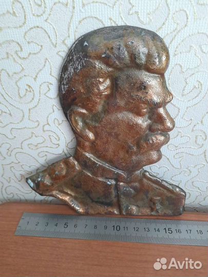 Барельеф Сталин