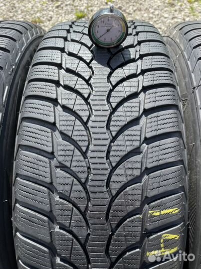 Bridgestone Blizzak LM-32 225/55 R17