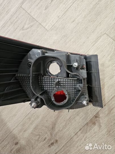 Фонарь правый внешний Kia Rio 3