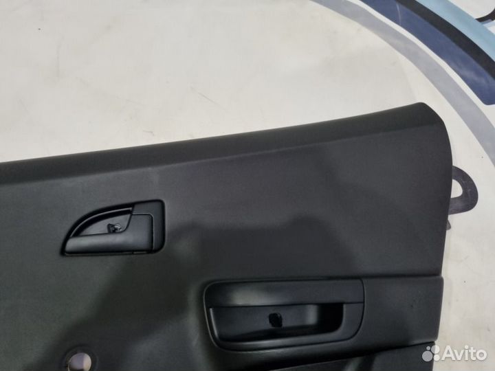 Обшивка двери задняя правая Kia Ceed ED G4FC 2011