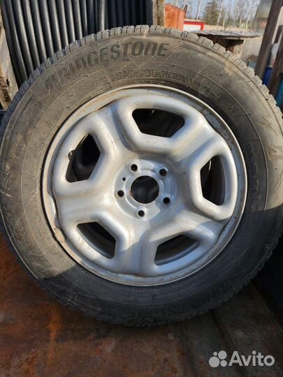 Bridgestone Blizzak LM-005 215/65 R16 98H