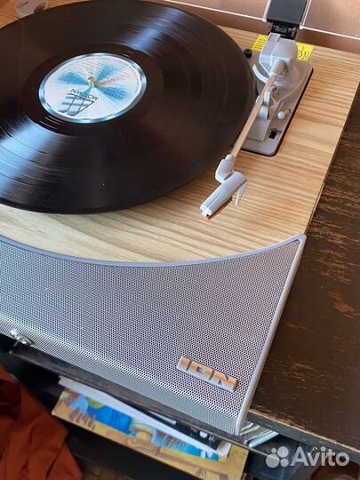 Виниловый проигрыватель ion