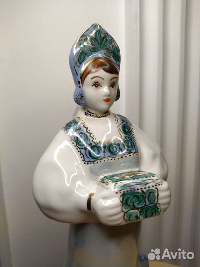 Фарфоровая статуэтка Хозяйка медной горы Сысерть